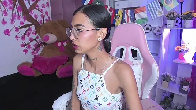KarlaSlutSkinny   online show from 06-18-26, 08:46