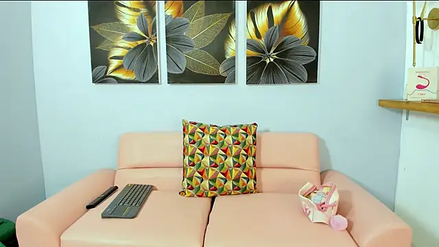 Snapshot of daniella_molina1 chatting on 10-10-25, 01:54 daniella molina1 online show from 10-10-25, 01:54