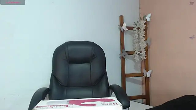 SweetRenata  online show from 11-26-25, 11:22