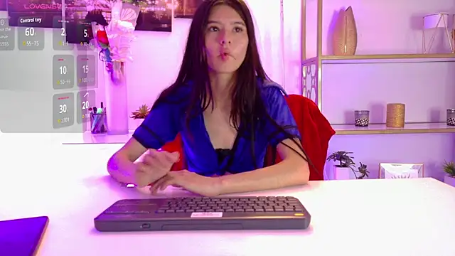 SweetRenata  online show from 05-11-26, 01:06