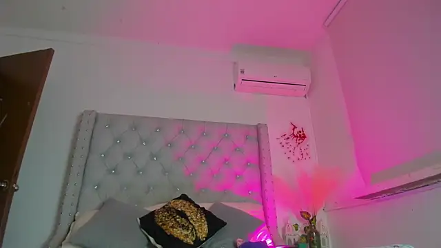 ChocoBunny1 online show from 11-12-25, 12:16