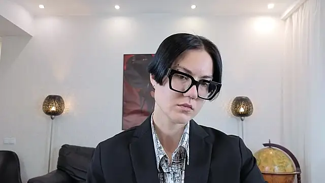Marie Fitch online show from 05-20-26, 04:07