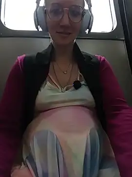 Lucy colee online show from 12-18-25, 07:53