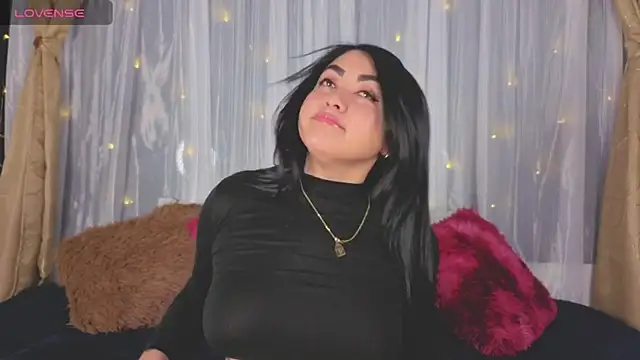 Victoria Jonhss online show from 11-18-25, 10:03