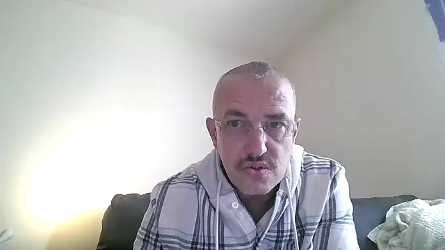 Nyctalopie8579 online show from 05-12-26, 10:12