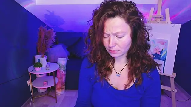 AuroraBorealis   online show from 10-12-25, 06:34