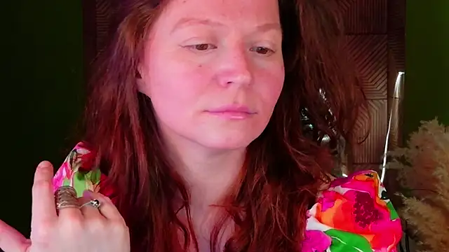 AuroraBorealis   online show from 11-26-25, 06:36