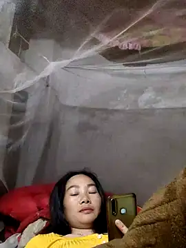 Snapshot of gio-thu chatting on 04-25-26, 01:41 gio-thu online show from 04-25-26, 01:41
