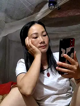 Snapshot of gio-thu chatting on 05-19-26, 02:23 gio-thu online show from 05-19-26, 02:23