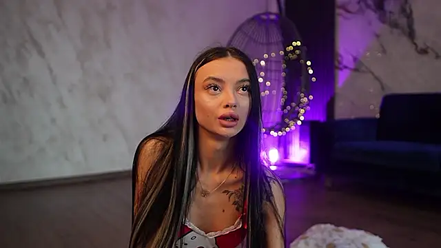 RachelRavee online show from 02-25-26, 05:17