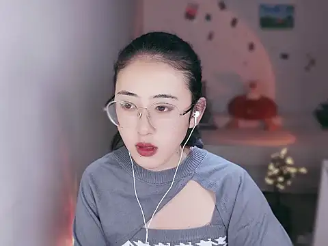 Queena  online show from 12-19-25, 03:30