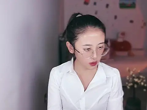 Queena  online show from 01-15-26, 01:59