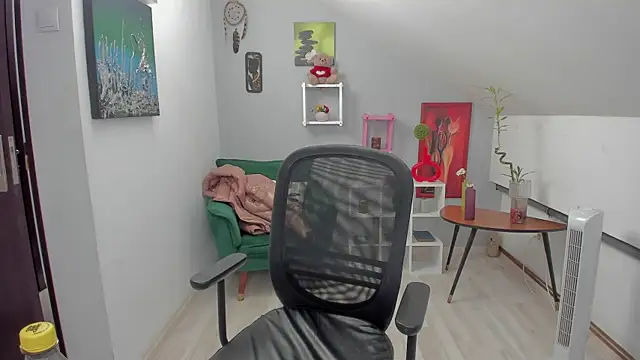 BettyJamess online show from 10-21-25, 07:03