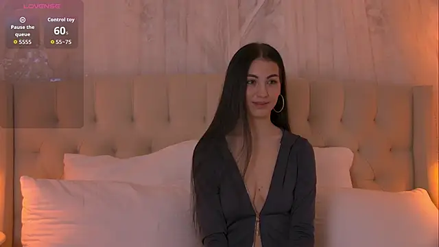 BettyLeen online show from 11-25-25, 04:01