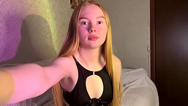 Snapshot of RaguelNicksons chatting on 10-11-25, 08:18 RaguelNicksons online show from 10-11-25, 08:18