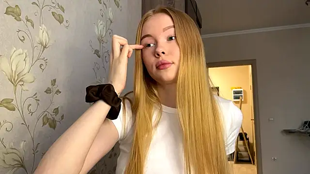 Snapshot of RaguelNicksons chatting on 10-20-25, 09:43 RaguelNicksons online show from 10-20-25, 09:43