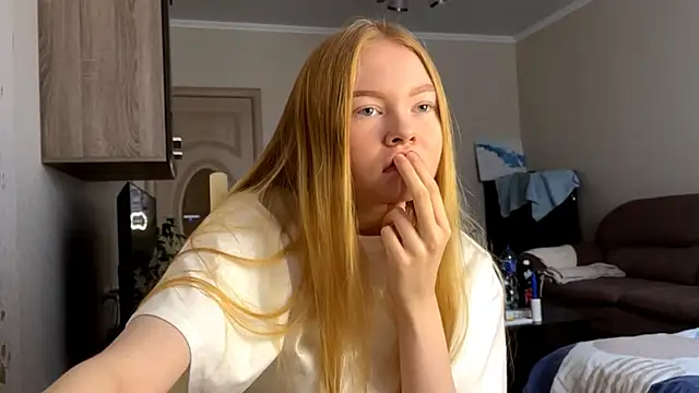 Snapshot of RaguelNicksons chatting on 10-24-25, 09:17 RaguelNicksons online show from 10-24-25, 09:17