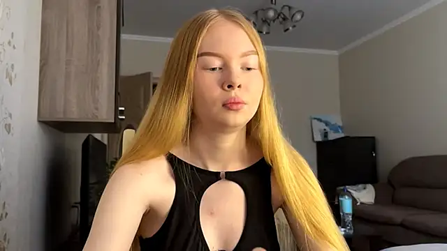 Snapshot of RaguelNicksons chatting on 10-25-25, 12:02 RaguelNicksons online show from 10-25-25, 12:02