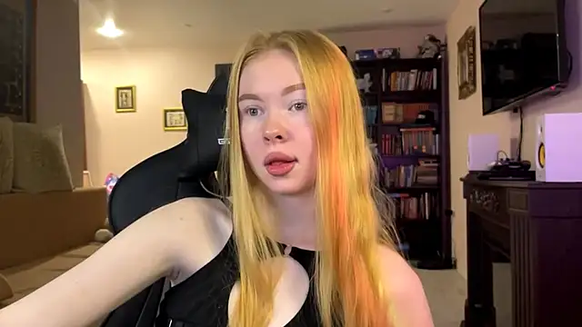 Snapshot of RaguelNicksons chatting on 11-07-25, 04:12 RaguelNicksons online show from 11-07-25, 04:12