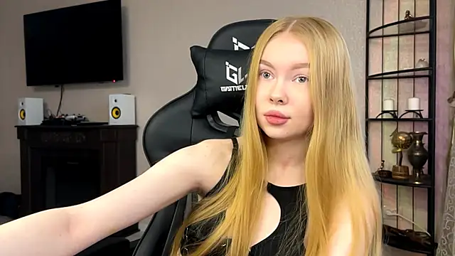 Snapshot of RaguelNicksons chatting on 11-28-25, 06:38 RaguelNicksons online show from 11-28-25, 06:38