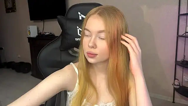 Snapshot of RaguelNicksons chatting on 12-03-25, 05:37 RaguelNicksons online show from 12-03-25, 05:37