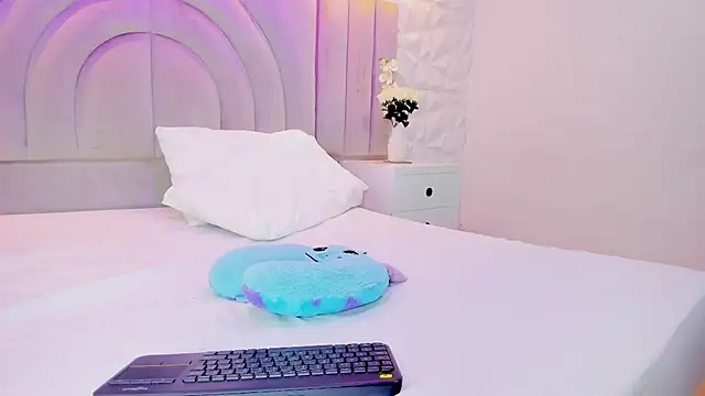 rebeca brown  online show from 01-14-26, 11:49