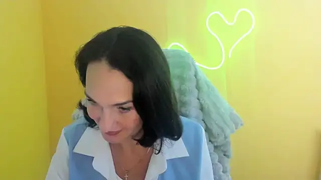 Snapshot of Rosie_Rosee chatting on 10-27-25, 12:31 Rosie Rosee online show from 10-27-25, 12:31