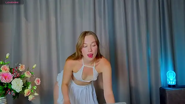 ElizaPurrr online show from 08-06-26, 11:34