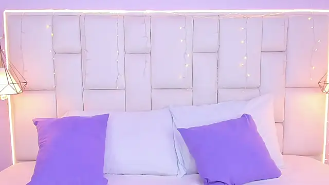 EmmaHolter online show from 11-14-25, 07:34