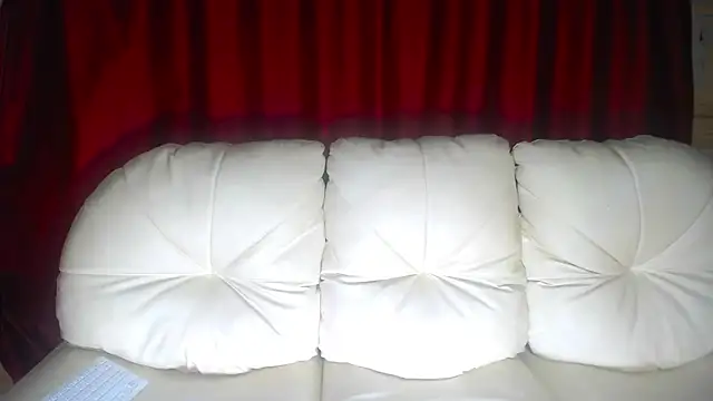Snapshot of Esmeraldita782 chatting on 10-09-25, 04:54 Esmeraldita782 online show from 10-09-25, 04:54