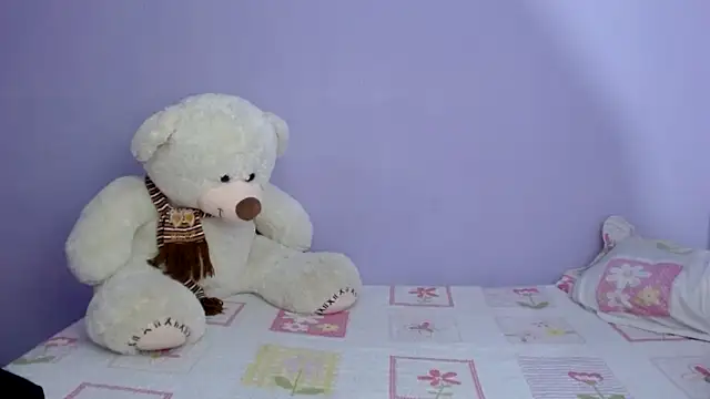 zara cute online show from 11-17-25, 12:22