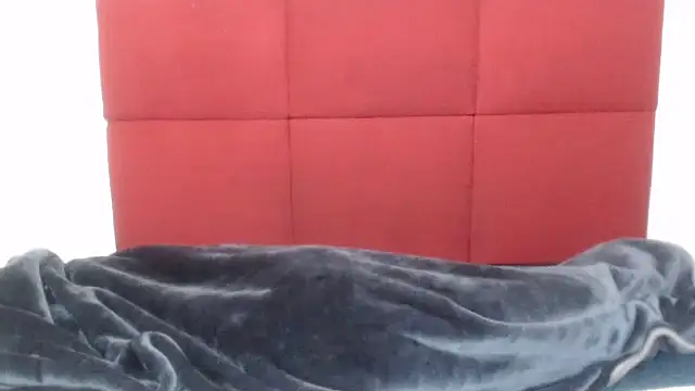 ZuriVixen online show from 11-25-25, 03:17