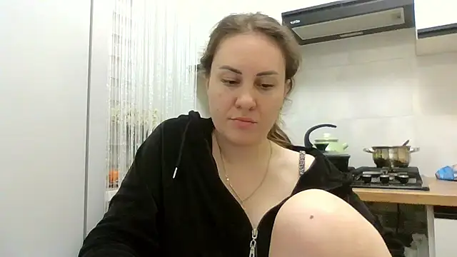 Snapshot of MeadowEyes chatting on 05-06-26, 08:25 MeadowEyes online show from 05-06-26, 08:25