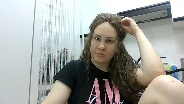 Snapshot of MeadowEyes chatting on 05-10-26, 07:52 MeadowEyes online show from 05-10-26, 07:52