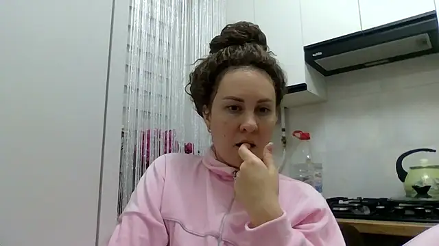 Snapshot of MeadowEyes chatting on 05-31-26, 07:37 MeadowEyes online show from 05-31-26, 07:37