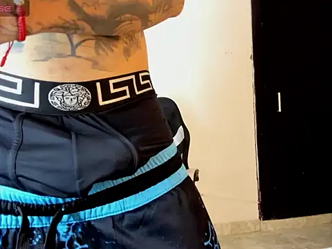 Snapshot of Cami_KingSex chatting on 10-14-25, 04:08 Cami KingSex online show from 10-14-25, 04:08