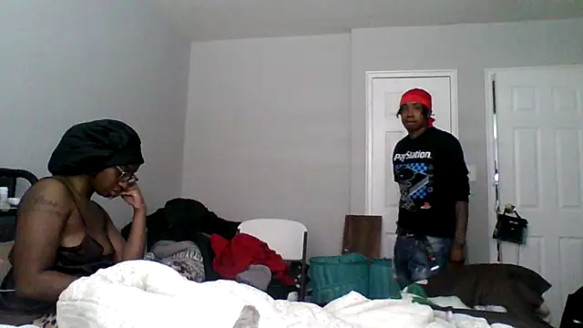 Snapshot of dezzidavill chatting on 02-14-26, 03:53 dezzidavill online show from 02-14-26, 03:53