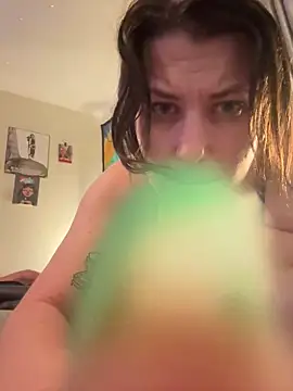 oceanGal25 online show from 12-20-25, 02:24