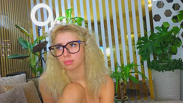 Violetttttta online show from 10-13-25, 08:47