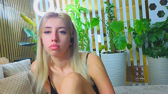 Violetttttta online show from 10-16-25, 02:45