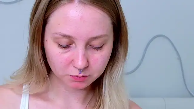 CandiceKingzz online show from 10-13-25, 06:08