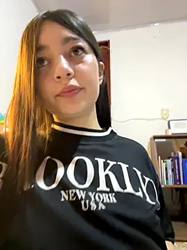   Lorelain   online show from 11-12-25, 10:09