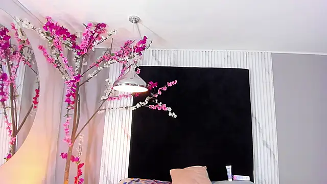 Aliyah Brooks cr online show from 12-02-25, 03:45