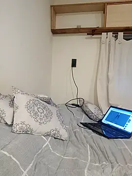 Chinitaluna online show from 11-17-25, 10:37