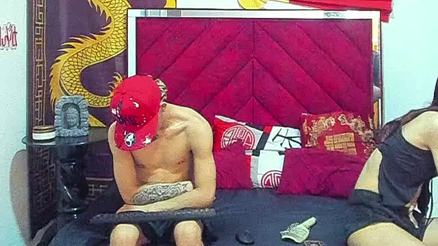 Pride couple online show from 01-12-26, 11:21