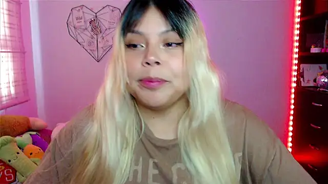 EllieMoonX online show from 11-19-25, 09:04