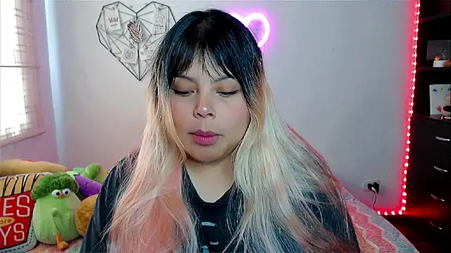 EllieMoonX online show from 02-13-26, 05:20