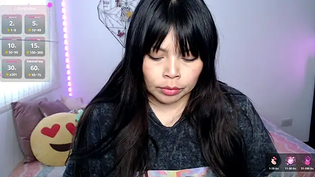 Snapshot of EllieMoonX chatting on 06-18-26, 10:36 EllieMoonX online show from 06-18-26, 10:36
