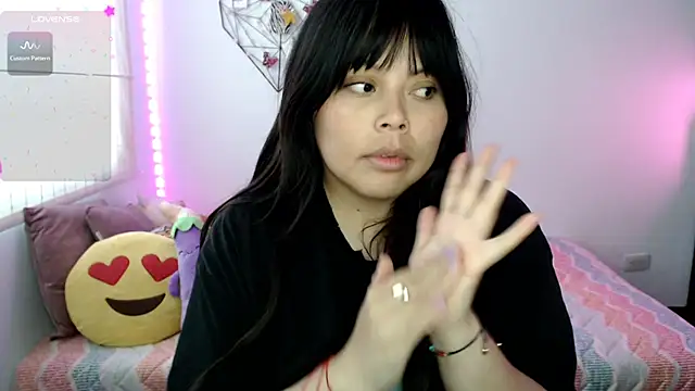 Snapshot of EllieMoonX chatting on 07-01-26, 10:53 EllieMoonX online show from 07-01-26, 10:53