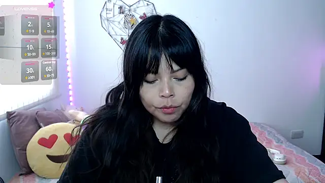 Snapshot of EllieMoonX chatting on 07-16-26, 10:16 EllieMoonX online show from 07-16-26, 10:16